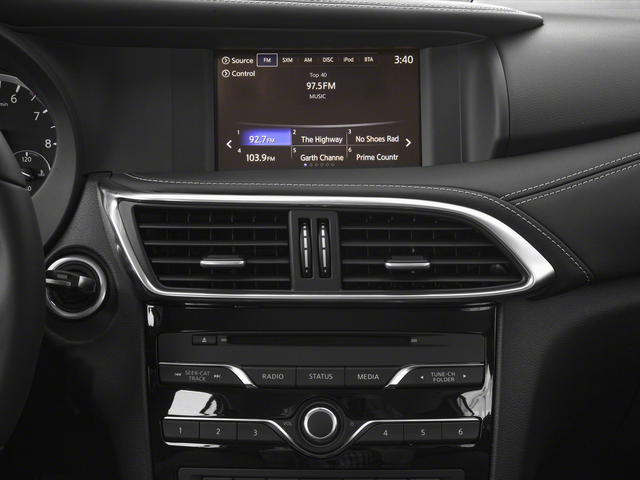 2017 INFINITI QX30 Luxury