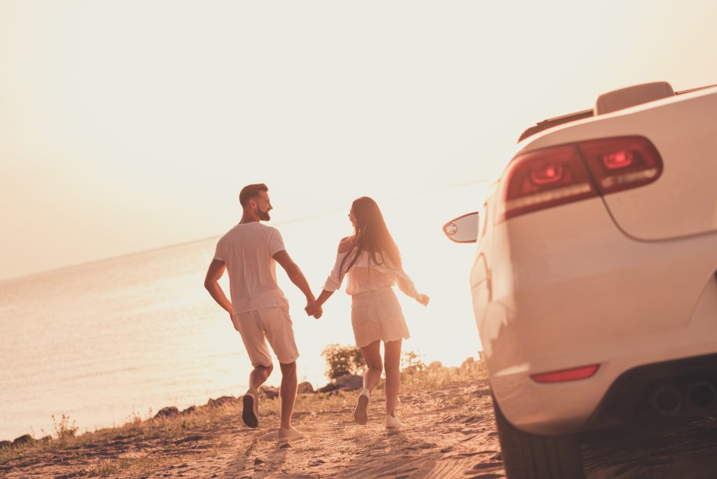 Photo,Of,Cheerful,Carefree,Married,Couple,Dressed,White,Clothes,Driving