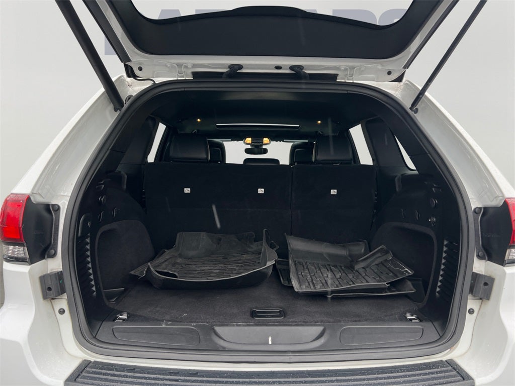 2019 Jeep Grand Cherokee Altitude 4WD / Preferred Package / New Tires / New Brakes /