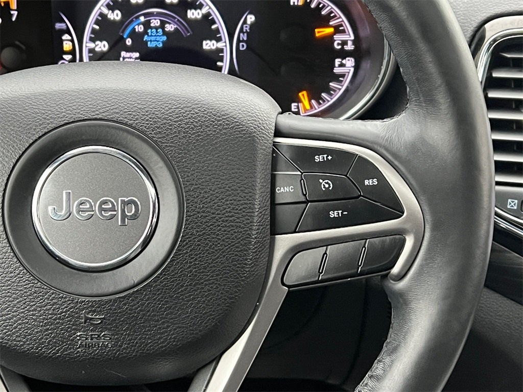 2019 Jeep Grand Cherokee Altitude 4WD / Preferred Package / New Tires / New Brakes /