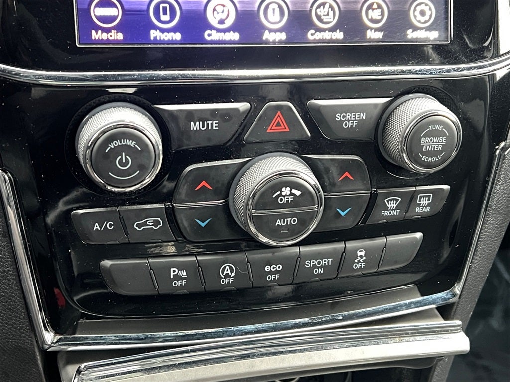 2019 Jeep Grand Cherokee Altitude 4WD / Preferred Package / New Tires / New Brakes /