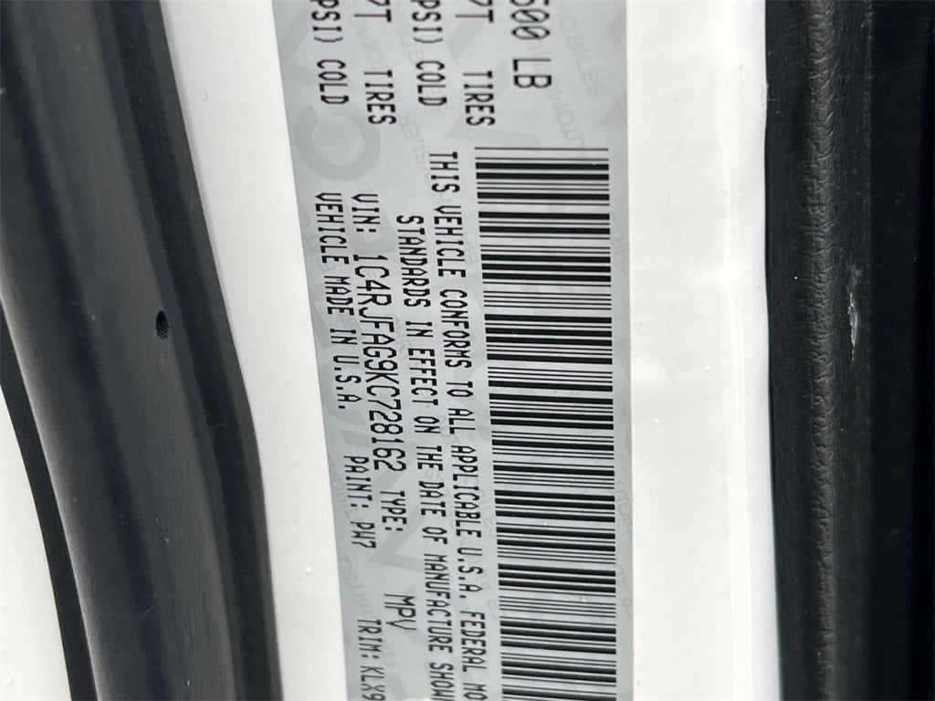 2019 Jeep Grand Cherokee Altitude 4WD / Preferred Package / New Tires / New Brakes /