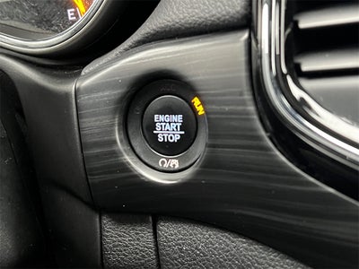 2019 Jeep Grand Cherokee Altitude 4WD / Preferred Package / New Tires / New Brakes /