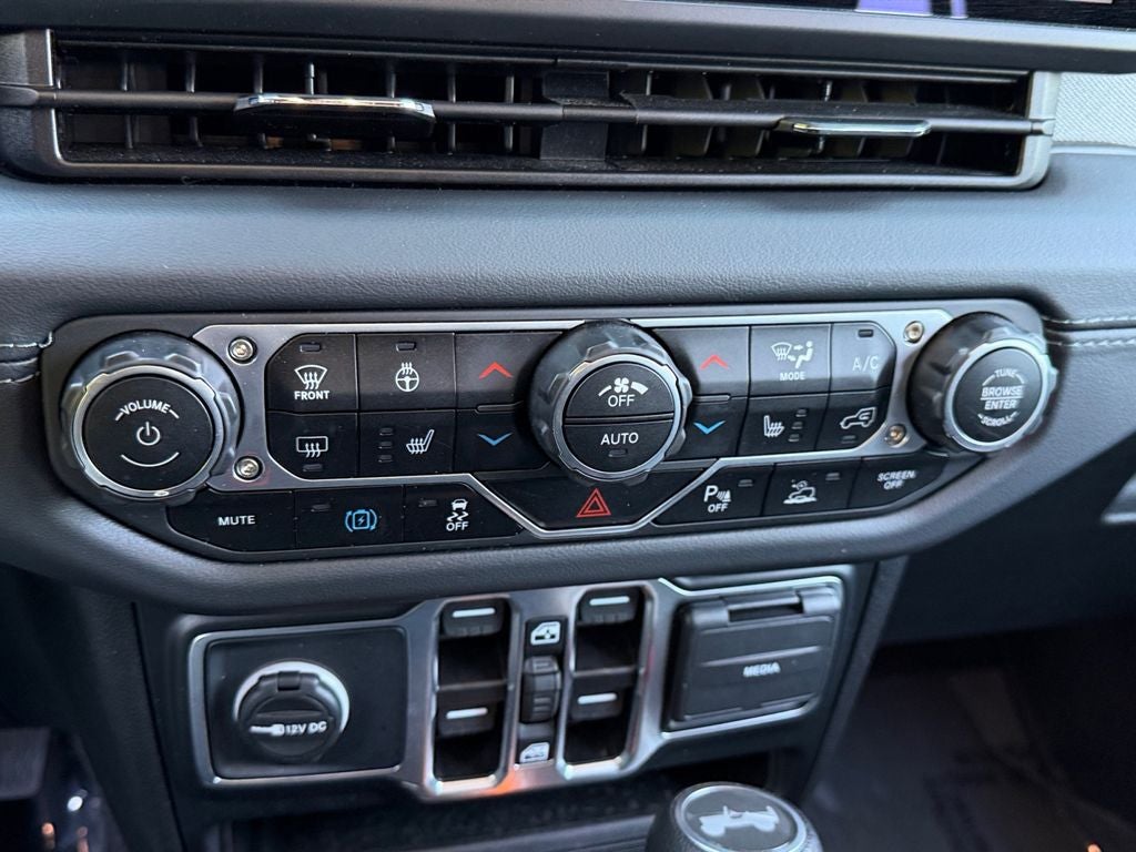2025 Jeep Wrangler Sahara 4xe / One Owner / Preferred Package