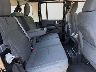 2025 Jeep Wrangler Sahara 4xe / One Owner / Preferred Package