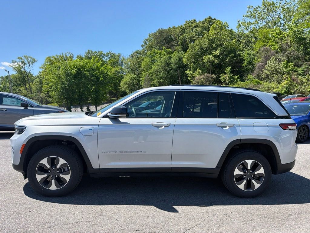 2024 Jeep Grand Cherokee 4xe / One Owner