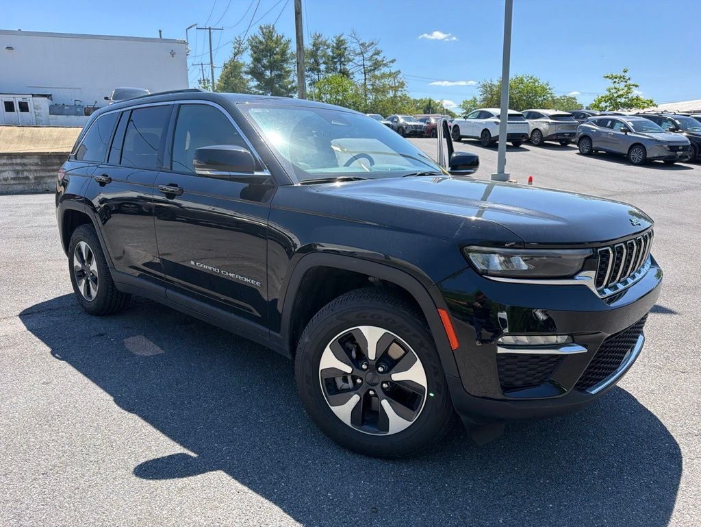 2024 Jeep Grand Cherokee 4xe / One Owner