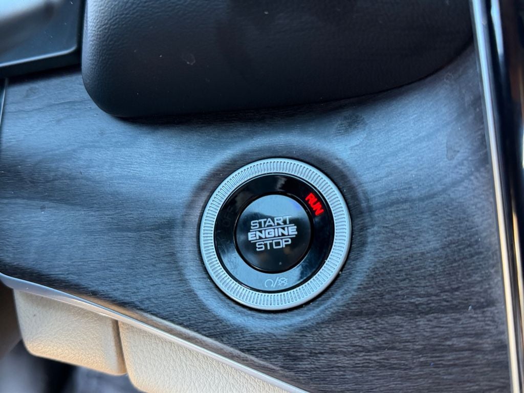 2024 Jeep Grand Cherokee 4xe / One Owner