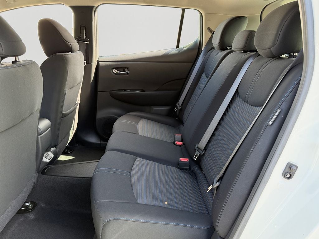 2022 Nissan Leaf S / One Owner /