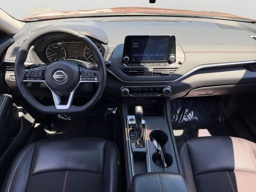 2021 Nissan Altima 2.5 SR / One Owner / Premium Package