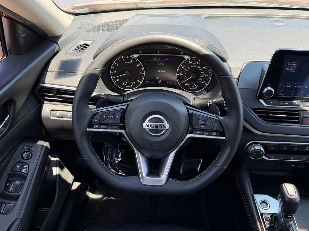 2021 Nissan Altima 2.5 SR / One Owner / Premium Package