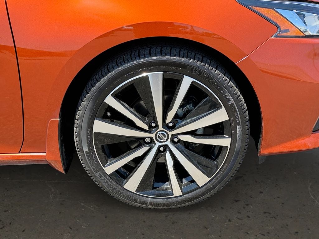 2021 Nissan Altima 2.5 SR / One Owner / Premium Package