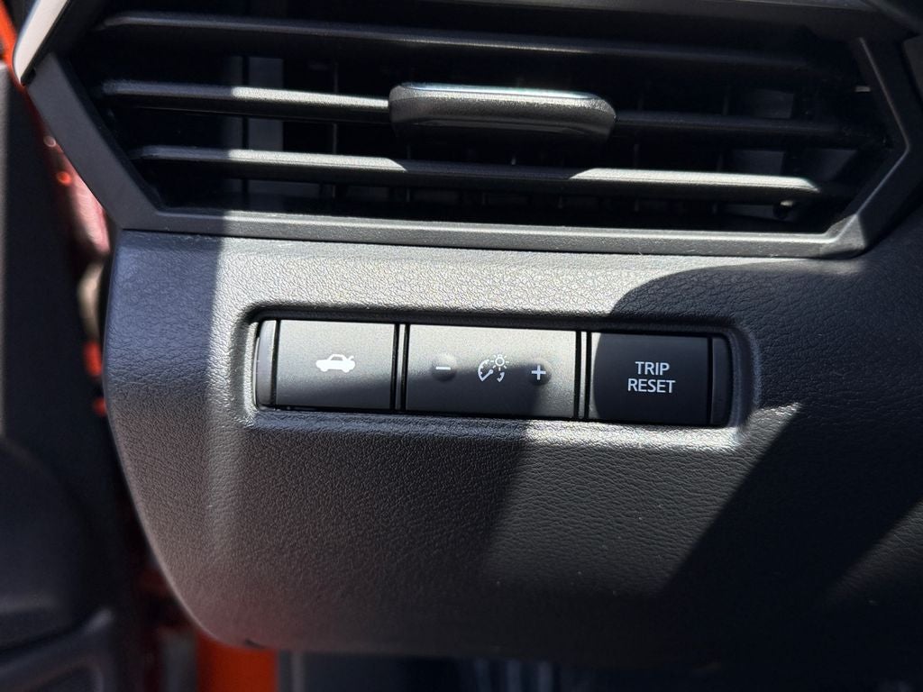 2021 Nissan Altima 2.5 SR / One Owner / Premium Package