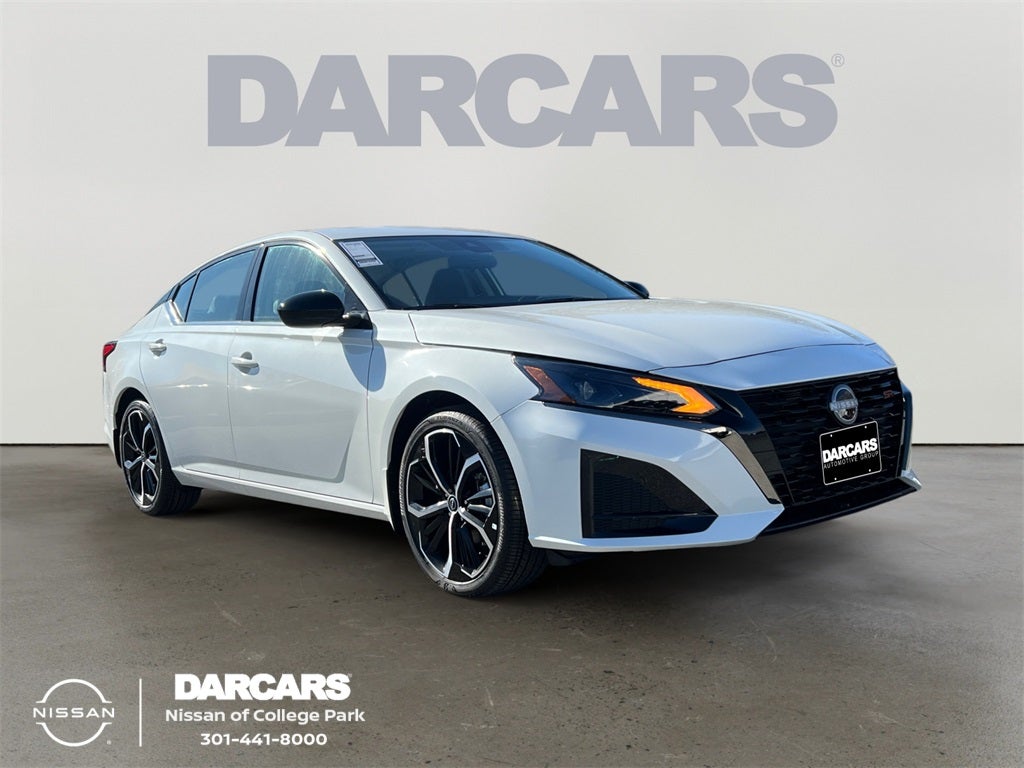 2025 Nissan Altima 2.5 SR / One Owner / Premium Package / Floormats Package