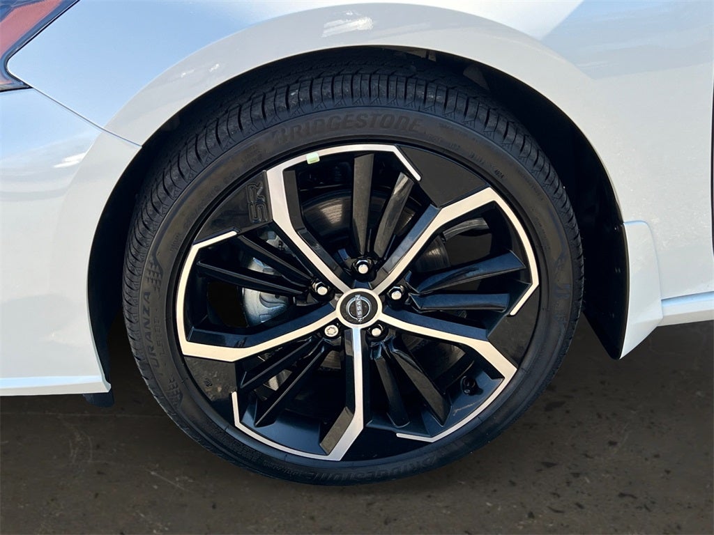 2025 Nissan Altima 2.5 SR / One Owner / Premium Package / Floormats Package