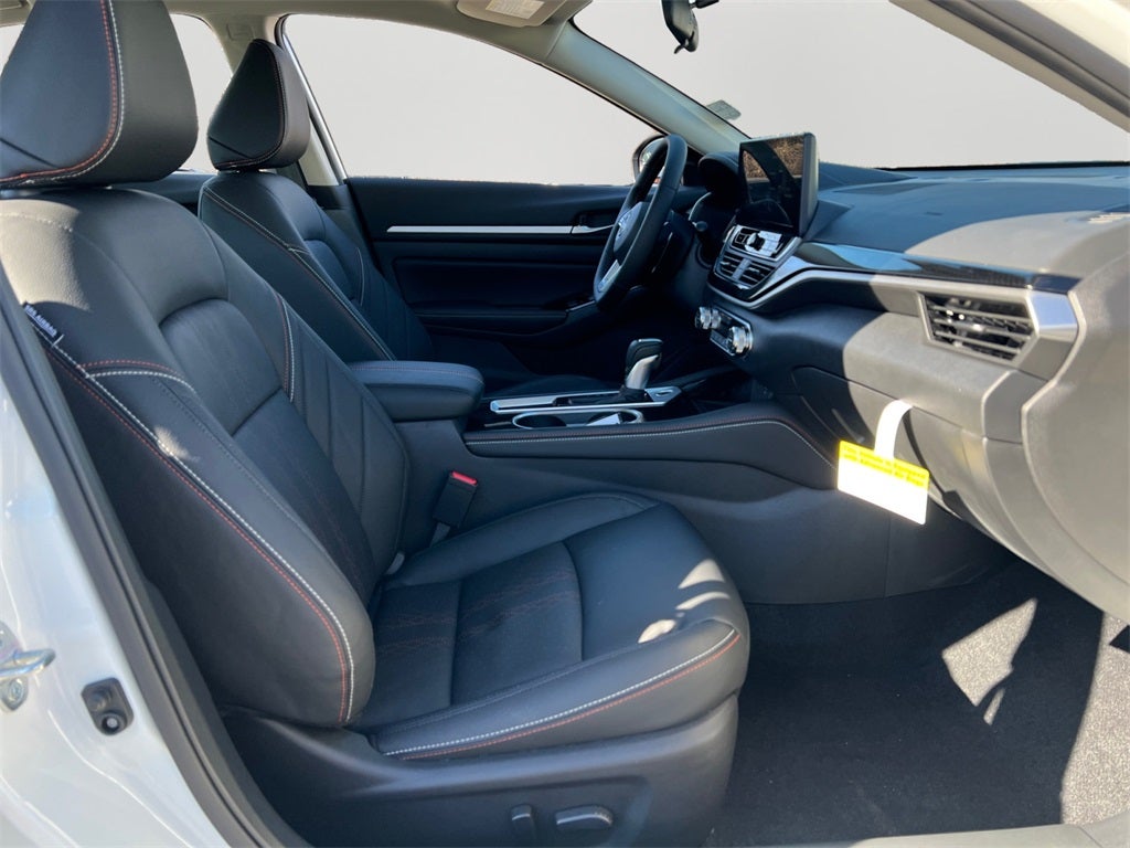 2025 Nissan Altima 2.5 SR / One Owner / Premium Package / Floormats Package