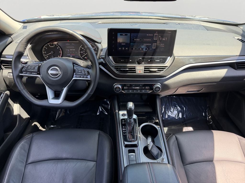 2025 Nissan Altima 2.5 SR / One Owner / Premium Package / AWD /