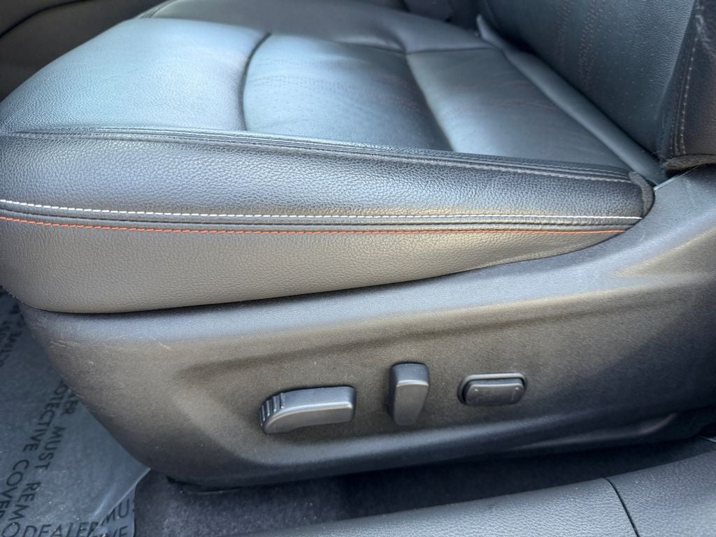 2025 Nissan Altima 2.5 SR / One Owner / Premium Package / AWD /