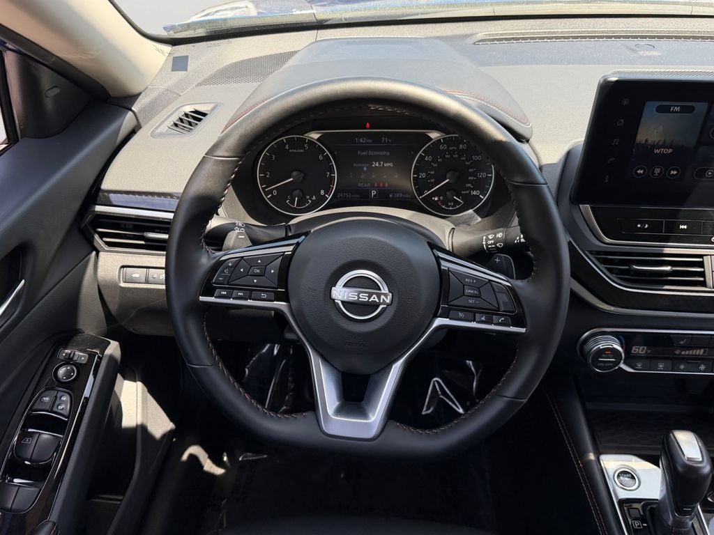 2025 Nissan Altima 2.5 SR / One Owner / Premium Package / AWD /
