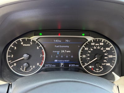 2025 Nissan Altima 2.5 SR / One Owner / Premium Package / AWD /