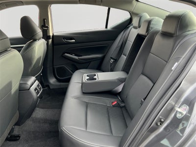 2025 Nissan Altima 2.5 SL / One Owner / Spoiler / Floor Mats Package / Ilumi