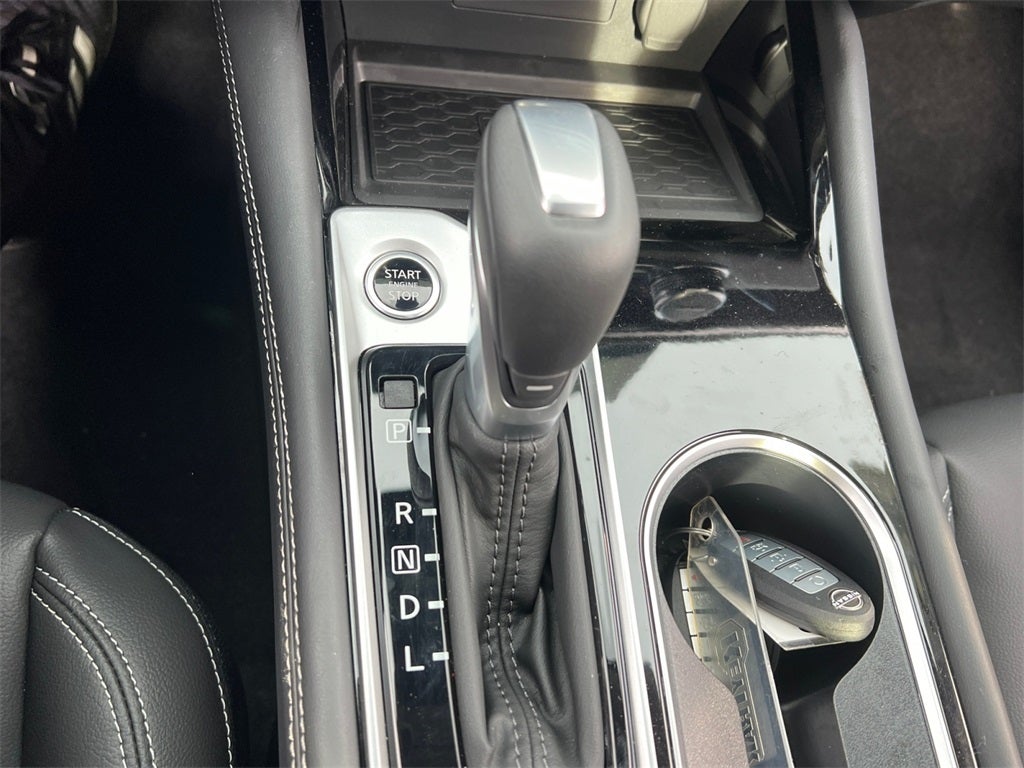 2025 Nissan Altima 2.5 SL / One Owner / Spoiler / Floor Mats Package / Ilumi