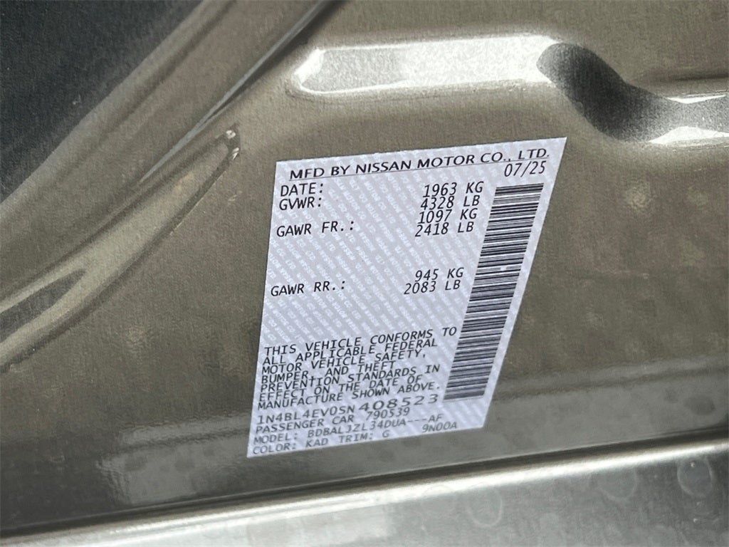 2025 Nissan Altima 2.5 SL / One Owner / Spoiler / Floor Mats Package / Ilumi