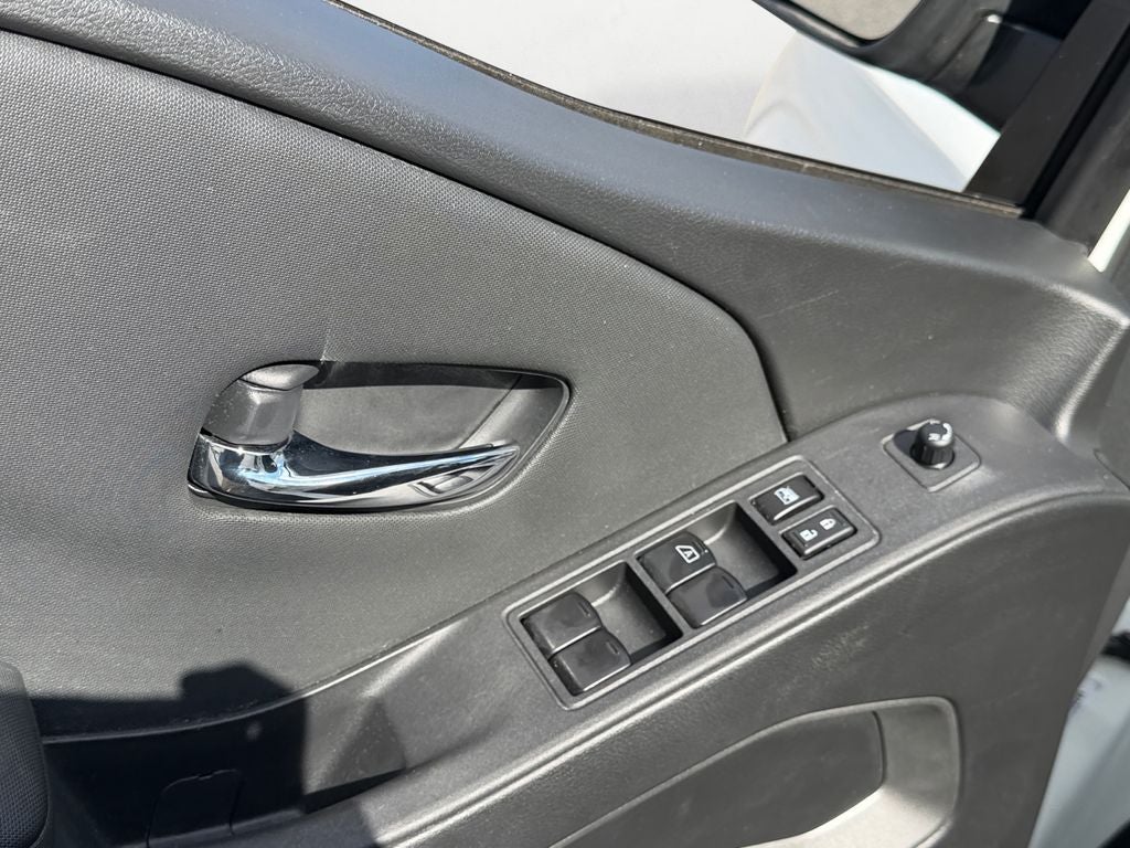 2024 Nissan Frontier SV / One Owner