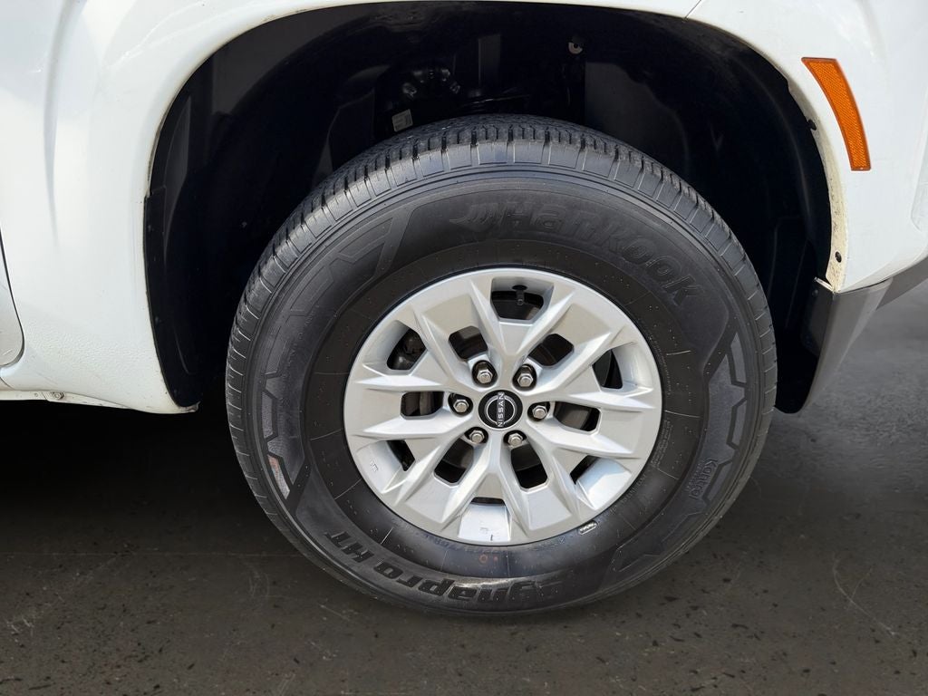 2024 Nissan Frontier SV / One Owner