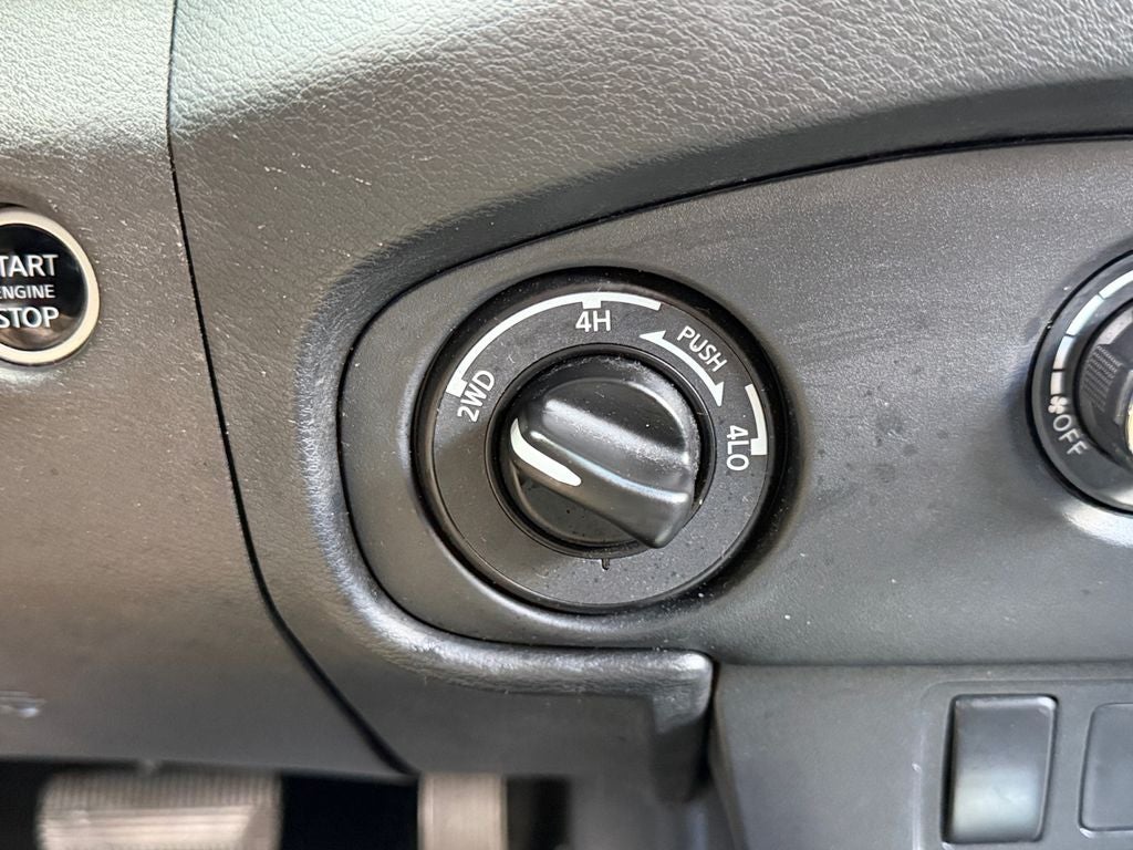 2024 Nissan Frontier SV / One Owner
