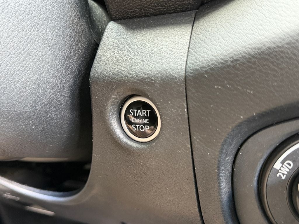 2024 Nissan Frontier SV / One Owner