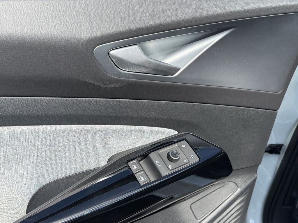 2023 Volkswagen ID.4 Standard / One Owner