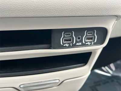 2023 Chrysler Pacifica Touring L One Owner / Preferred Package / New Tires / New B