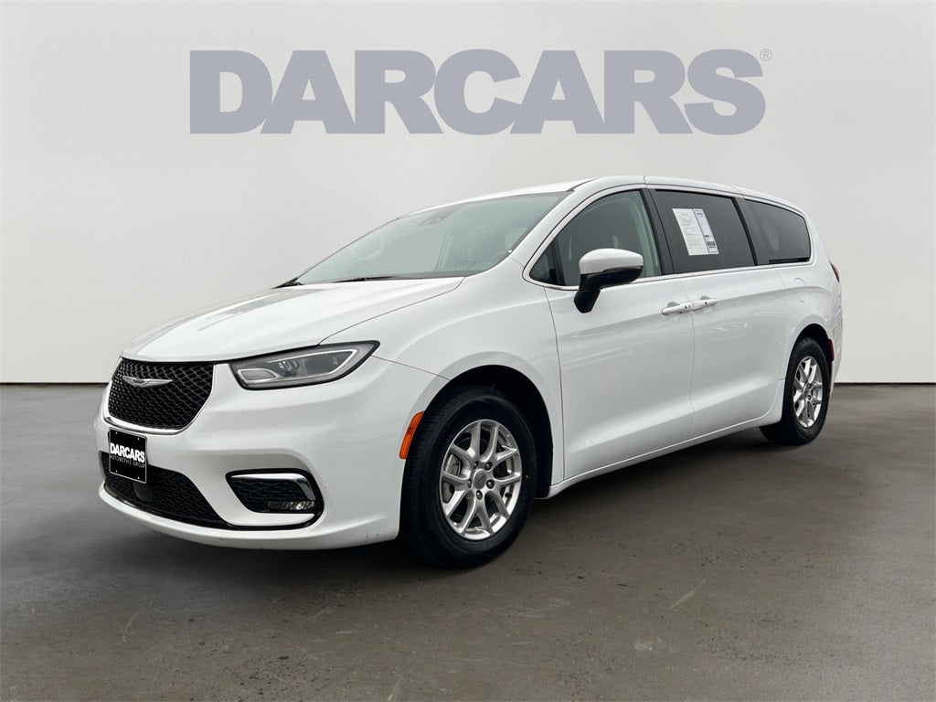 2023 Chrysler Pacifica Touring L One Owner / Preferred Package / New Tires / New B