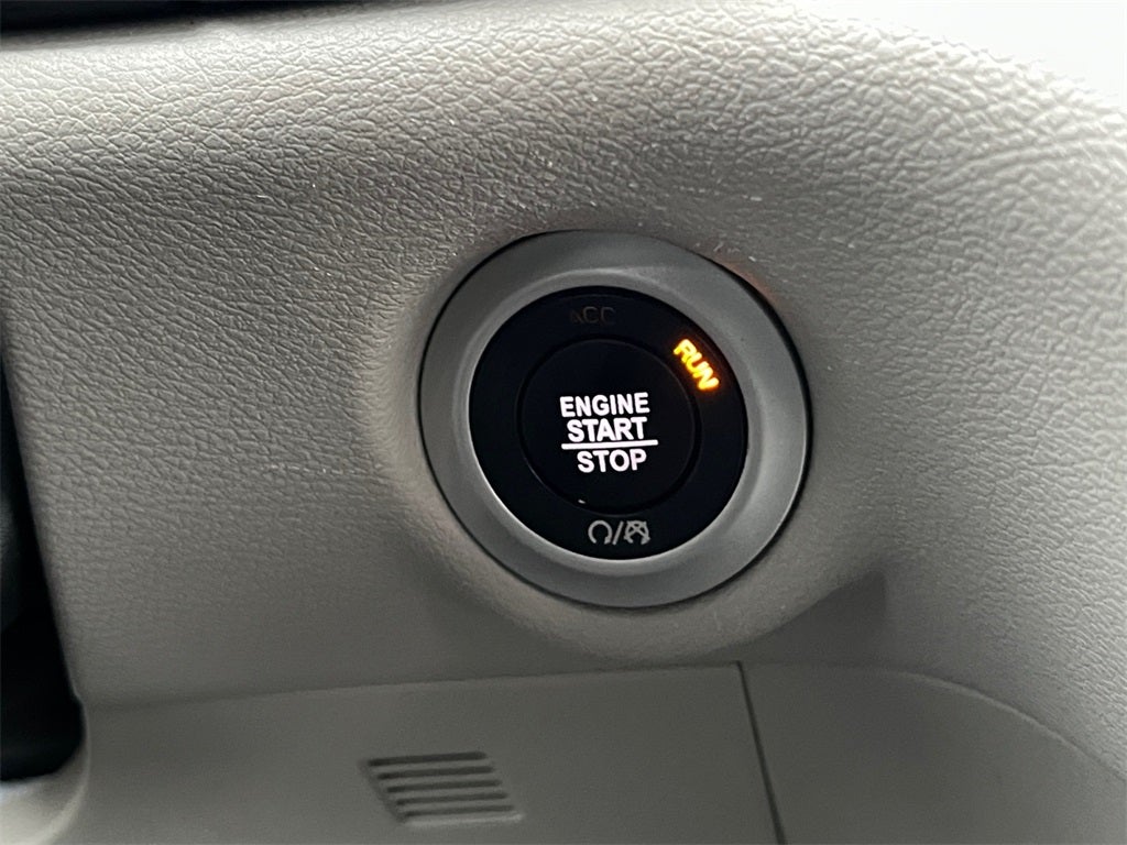 2023 Chrysler Pacifica Touring L One Owner / Preferred Package / New Tires / New B