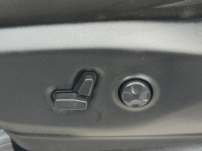 2023 Chrysler Voyager LX / One Owner /