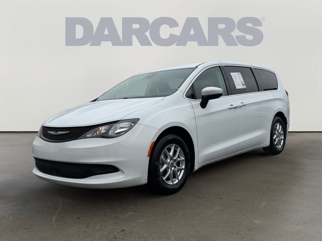 2023 Chrysler Voyager LX / One Owner /