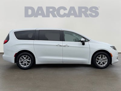 2023 Chrysler Voyager LX / One Owner /