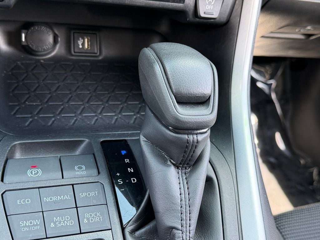 2024 Toyota RAV4 LE / One Owner /