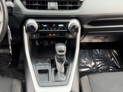 2024 Toyota RAV4 LE / One Owner /