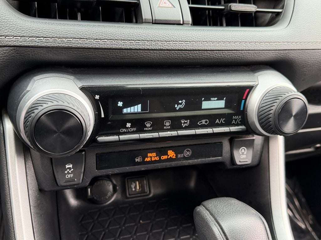 2024 Toyota RAV4 LE / One Owner /