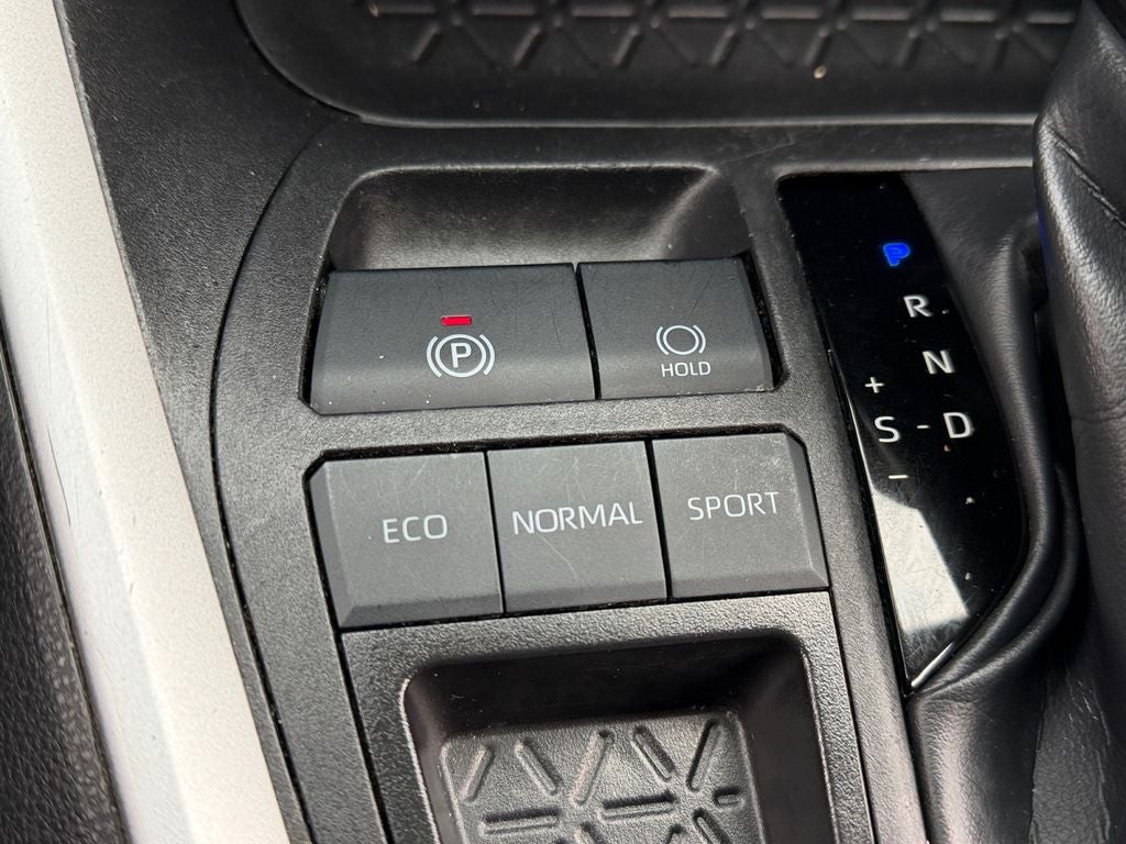 2024 Toyota RAV4 LE / One Owner /