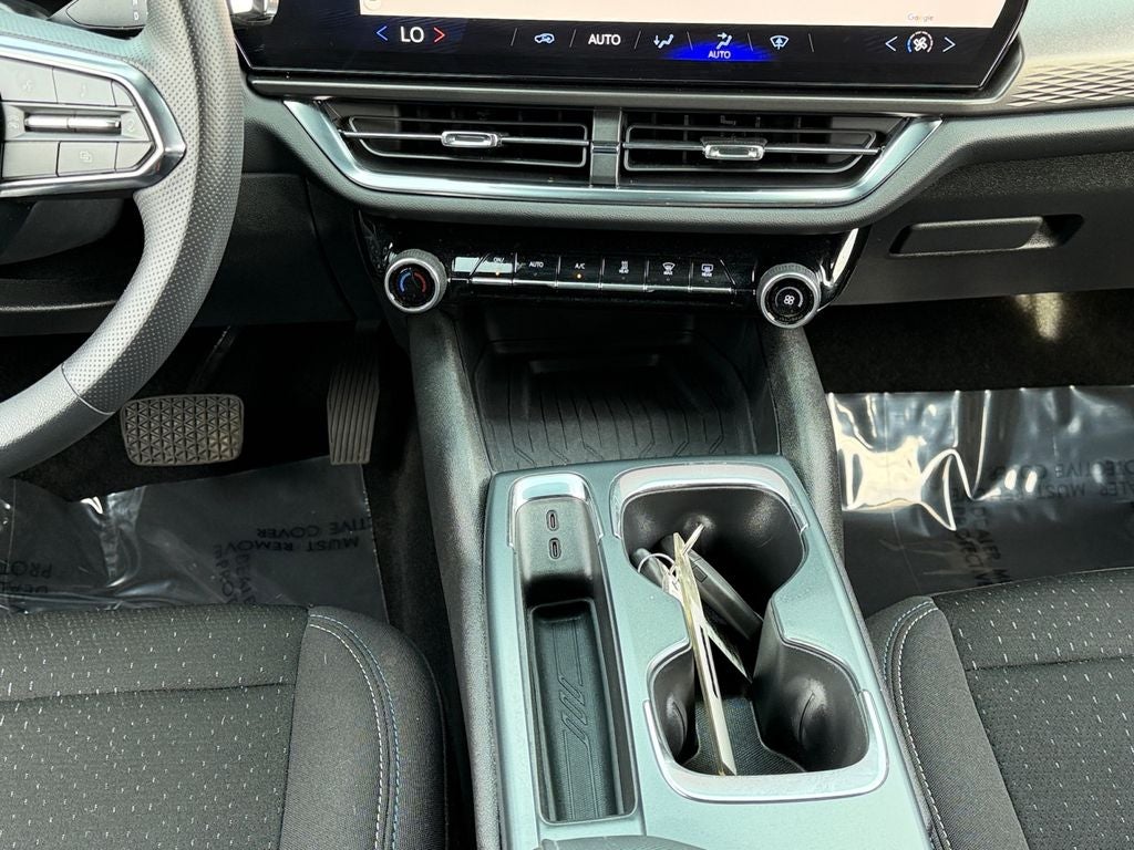 2025 Chevrolet Equinox EV LT / One Owner