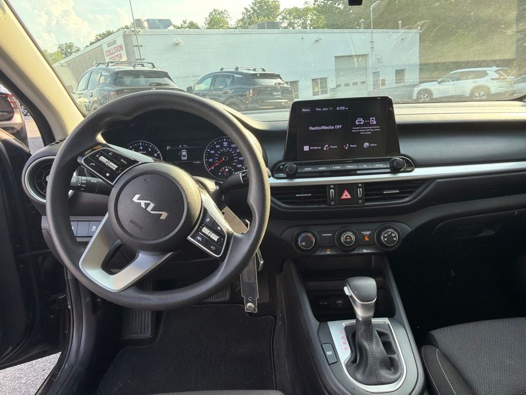 2023 Kia Forte LXS / One Owner / Tech Pkg