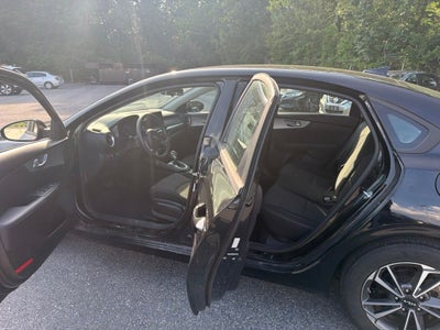2023 Kia Forte LXS / One Owner / Tech Pkg