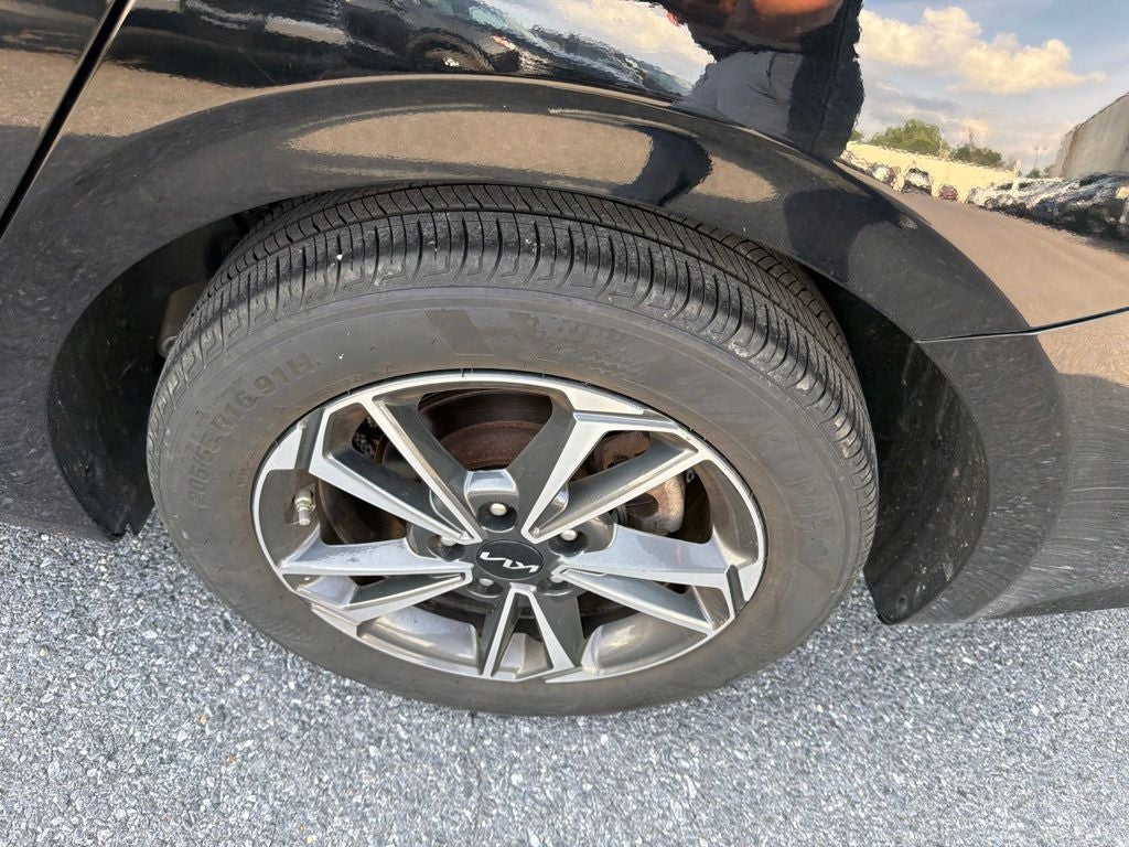 2023 Kia Forte LXS / One Owner / Tech Pkg