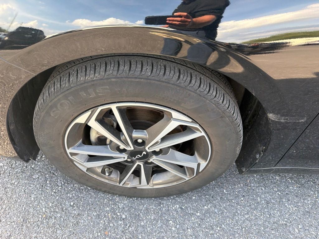 2023 Kia Forte LXS / One Owner / Tech Pkg