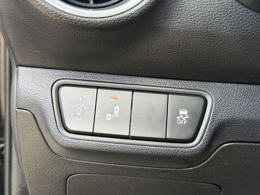 2023 Kia Forte LXS / One Owner / Tech Pkg