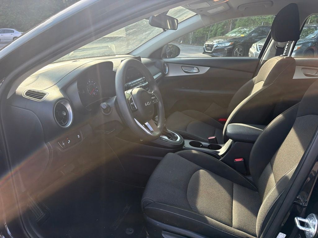 2023 Kia Forte LXS / One Owner / Tech Pkg