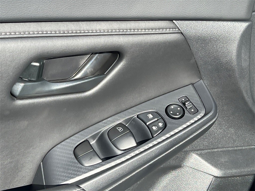 2025 Nissan Sentra S / One Owner / Splash Guards / Carpeted Floormats